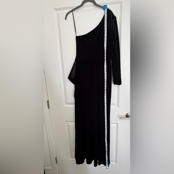 Amsale One-Shoulder Single Long Sleeve Velvet Gown in Black Size 4 NWT - Picture 8 of 11